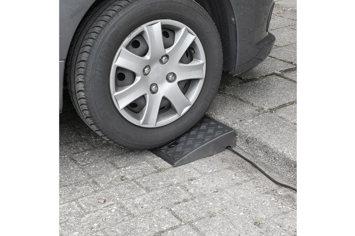 Set of two ProPlus 361570 drive-on ramps, rubber ramps 7cm, 3000kg
